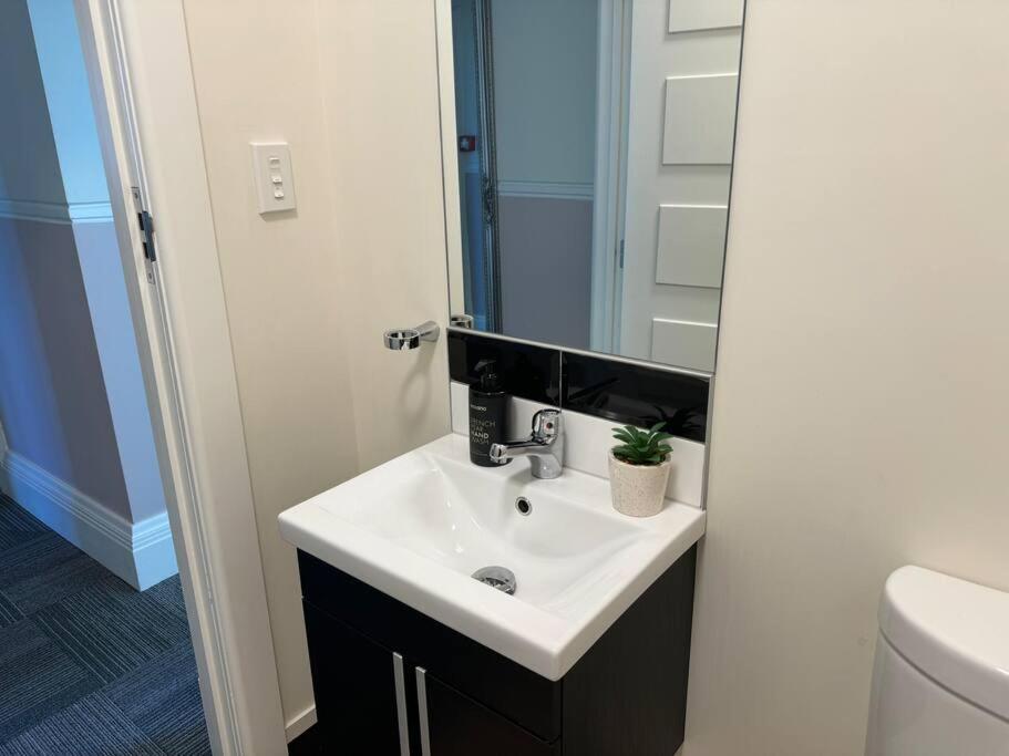 4 Large Bedroom Apartment In The City Hastings Exterior foto